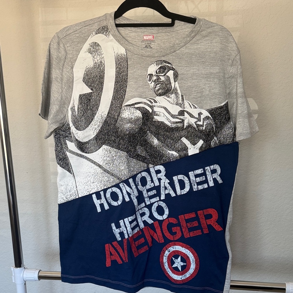 Disney Marvel Men's Captain America Sam Wilson T-Shirt